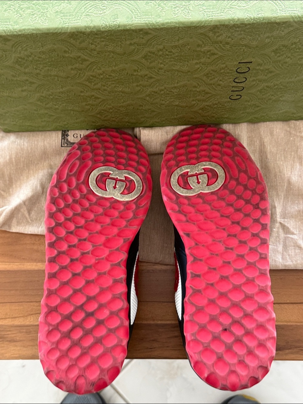 Gucci Men's Red, Black & White Low-Top Sneakers with Signature Logo Fits US 9 - Picture 6 of 10